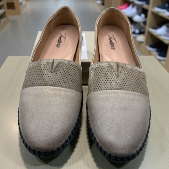 Trotters Ruby Grey Warm and Cozy Slippers - Size 8 - Picture 4 of 8